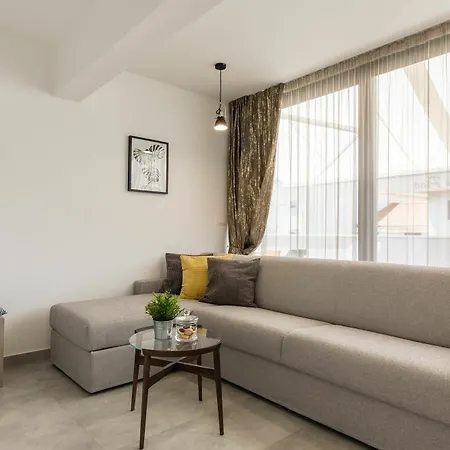 Luxury Pino Πανσιόν 4*