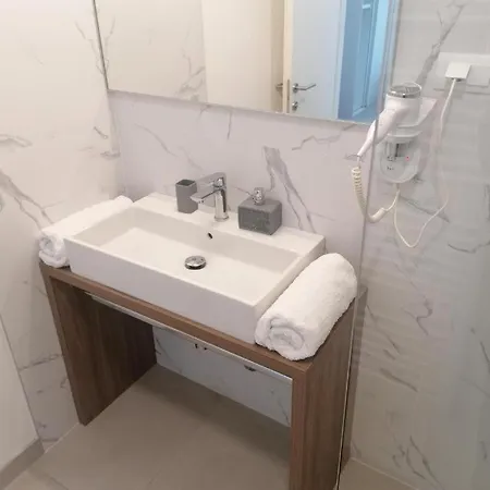 Luxury Pino Πανσιόν Σπλιτ
