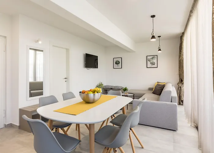 Luxury Pino بيت ضيافة 4*