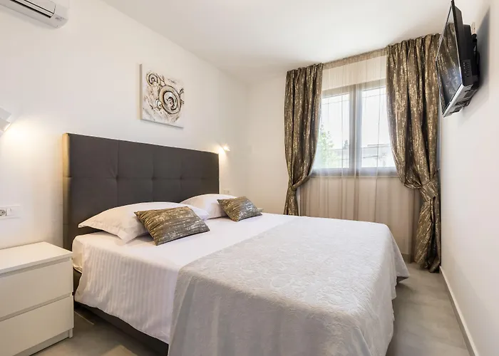 Luxury Pino سبليت