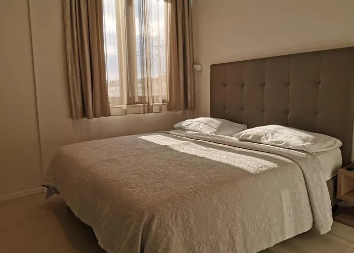 Luxury Pino سبليت