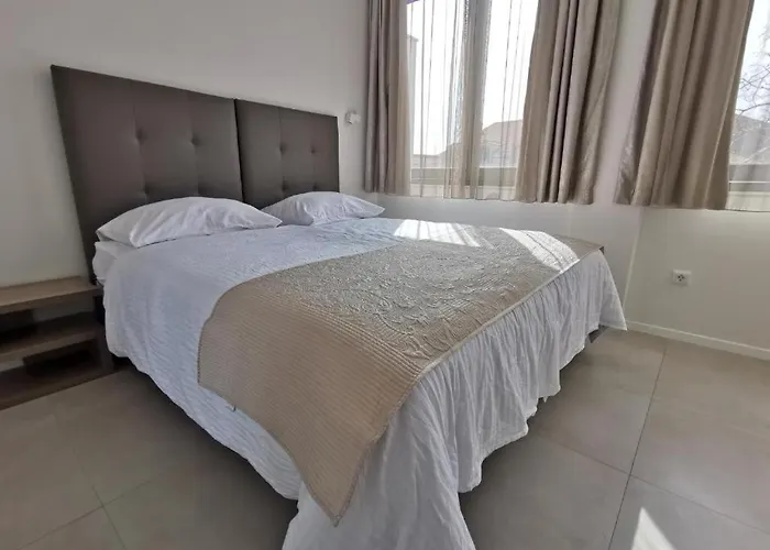 Luxury Pino 4* سبليت