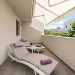 Luxury Pino Split