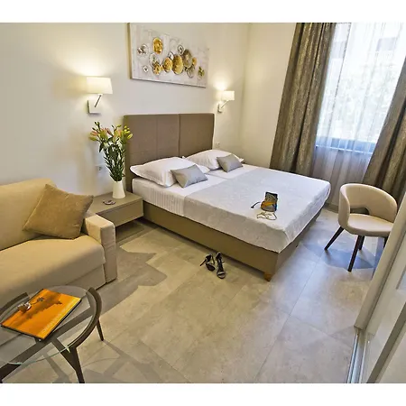 Luxury Pino 4* Split