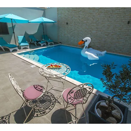 Luxury Pino 4* سبليت