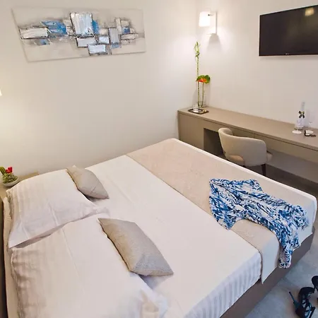 Luxury Pino سبليت