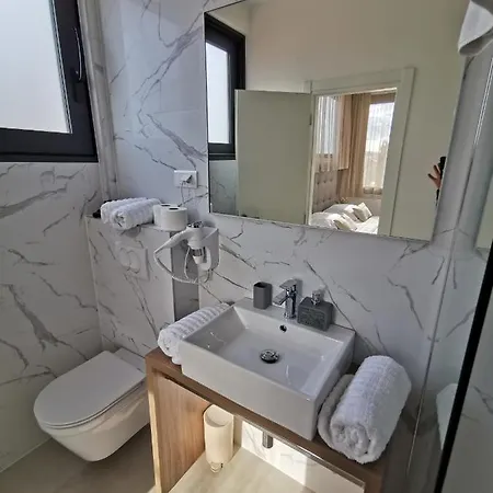 Luxury Pino بيت ضيافة