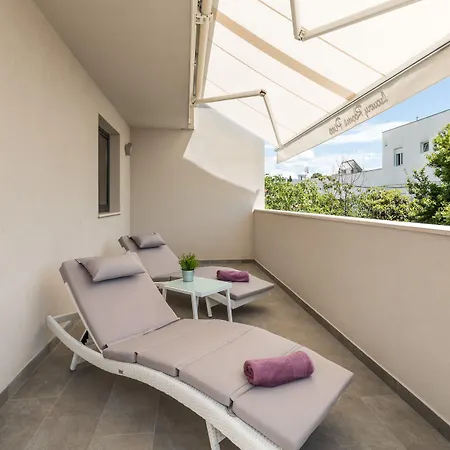 Luxury Pino Split