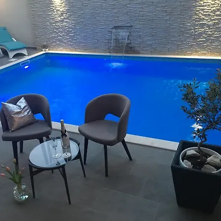 Luxury Pino 4* Сплит