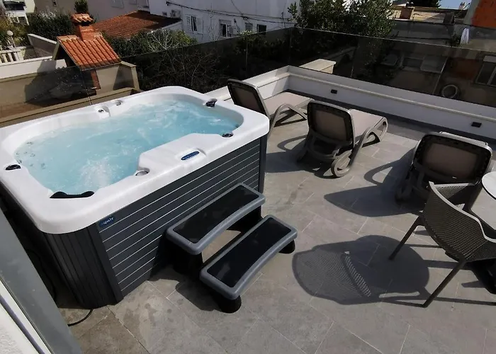 Luxury Pino Πανσιόν 4*