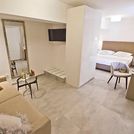 Гостевой дом Luxury Pino 4*