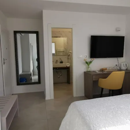 Luxury Pino Pensión 4*