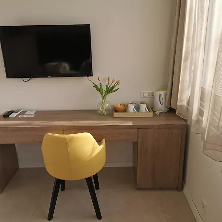 Luxury Pino Pensión 4*